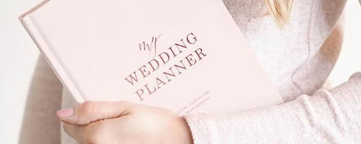 różowa książka wedding planner
